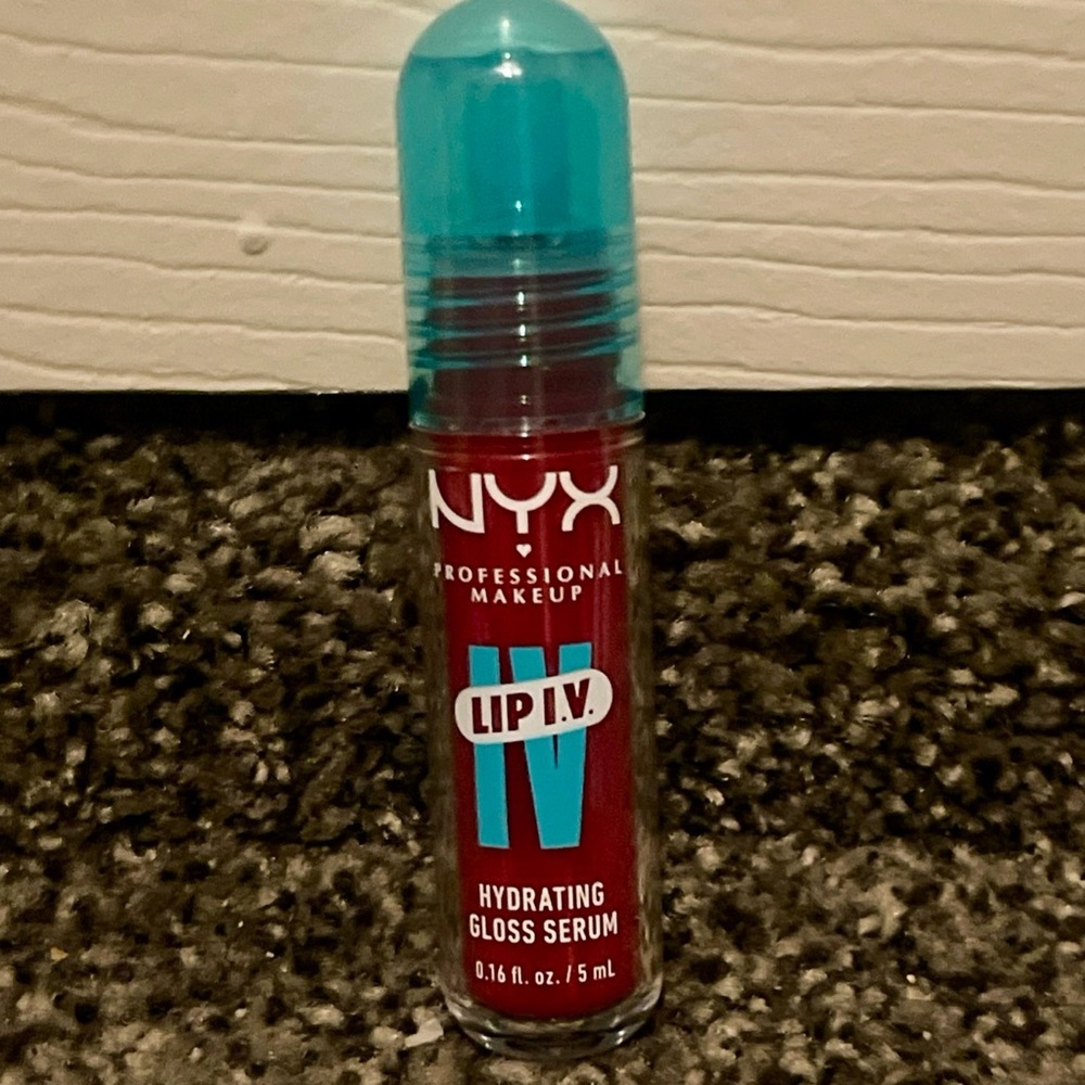 NYX Lip IV Red-y, Set, Wet!